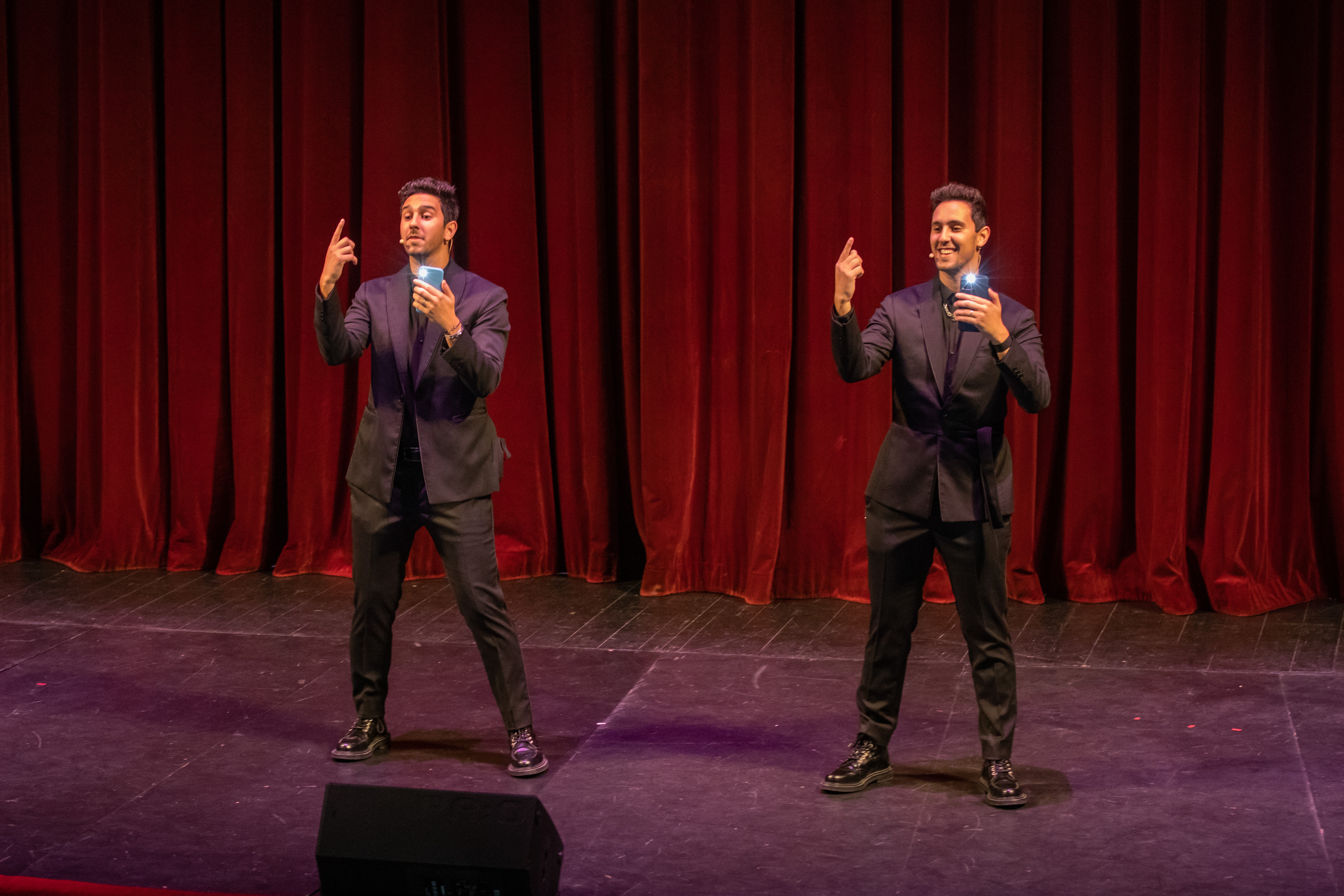 Les French Twins Festival Au Tours Du Rire Magie à l'hôpital