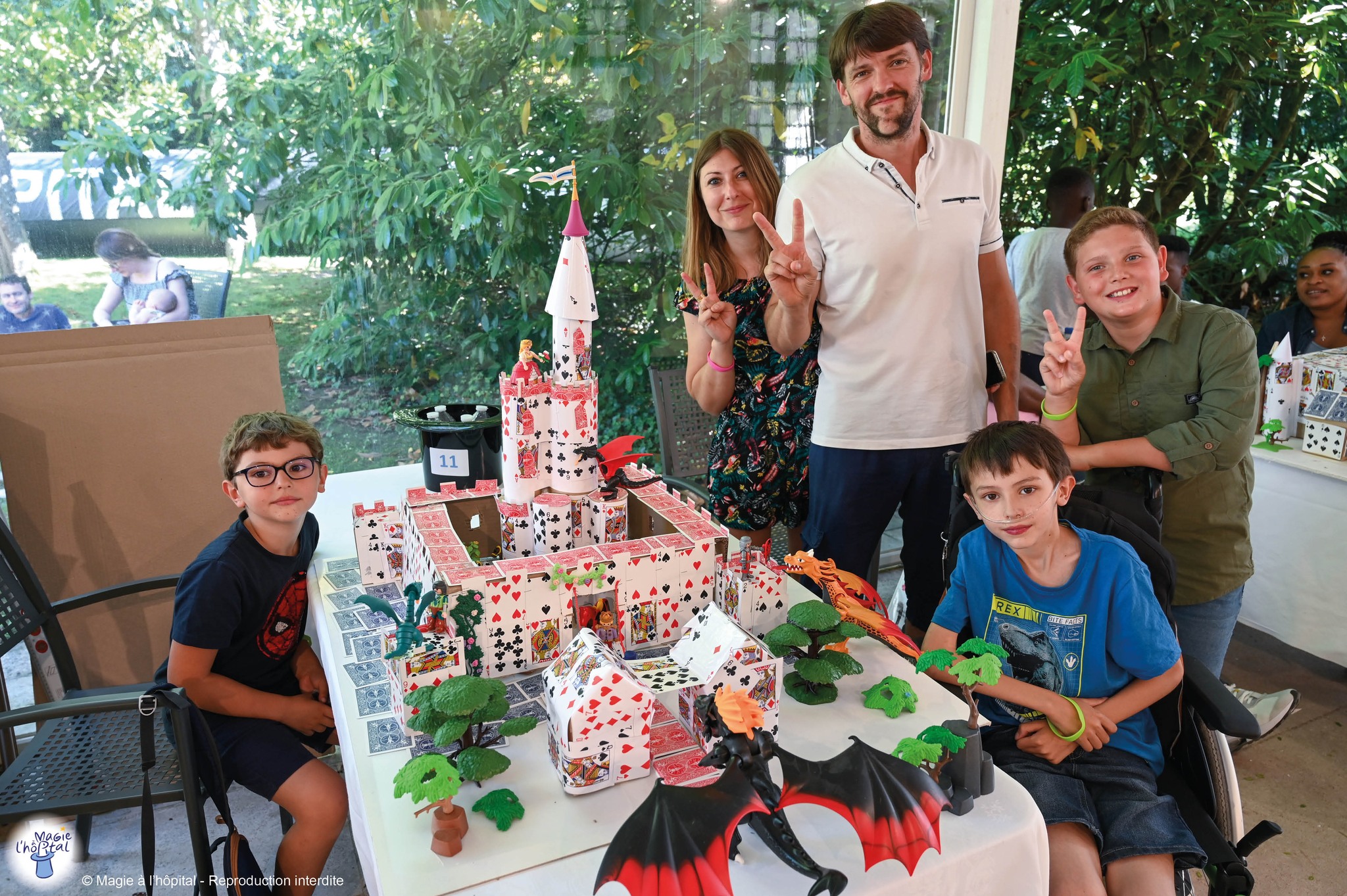 Concours châteaux de cartes Château Chenonceau association Magie à l'hôpital