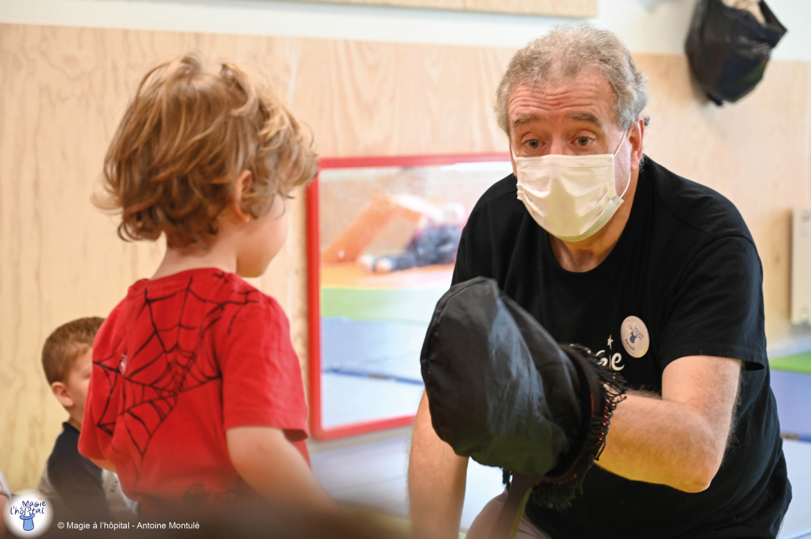 journée magique à l'hôpital Necker-Enfants Malades AP-HP magie association Magie à l'hôpital